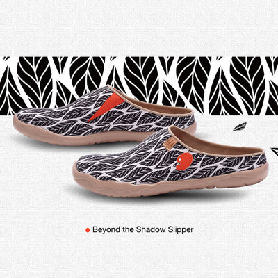 Beyond the Shadow Slipper キャンバス スリッパ